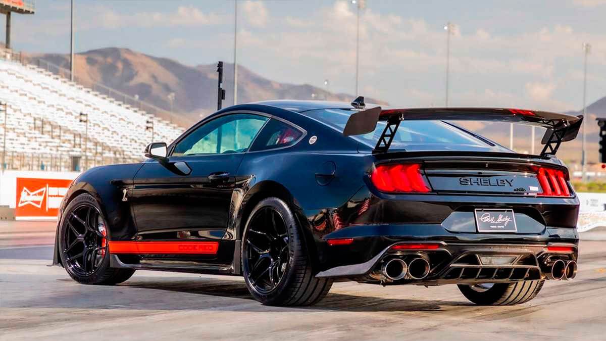  Ford Mustang Shelby GT500 Code Red