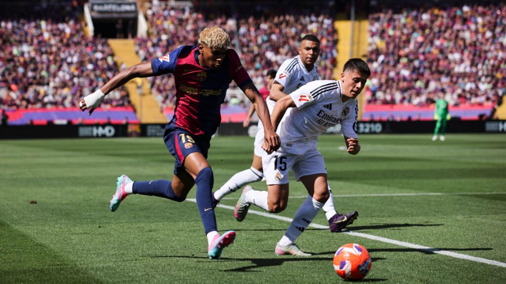  Lamine Yamal y Arda Güler en un Barça-Real Madrid (Cordon Press)