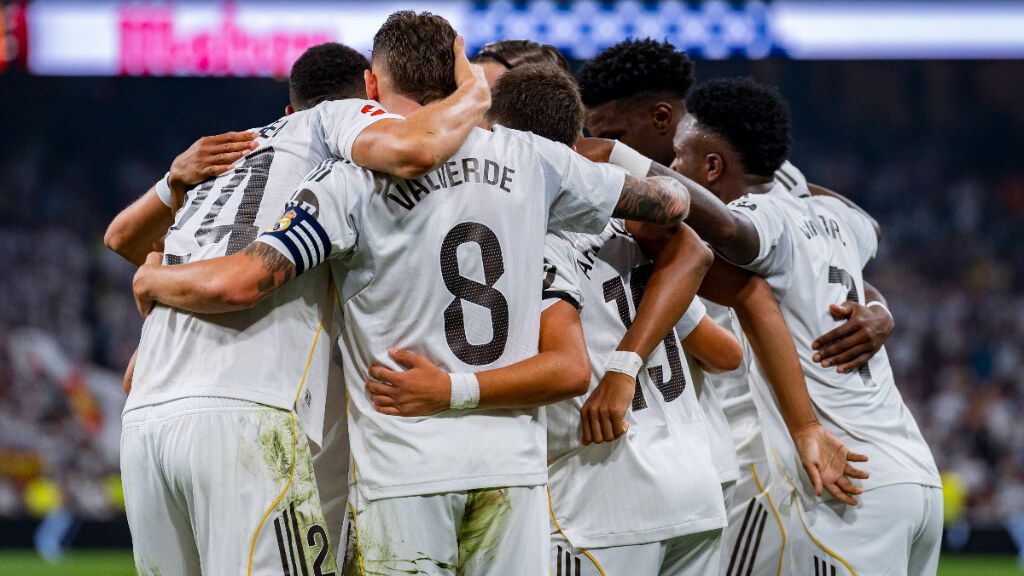 Los jugadores del Real Madrid celebran un gol en el Bernabéu