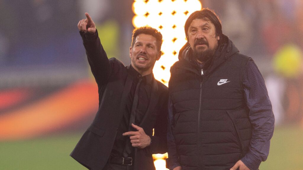  'Mono' Burgos, junto a Diego Simeone en su etapa en el cuerpo técnico rojiblanco (foto: Cordon Pre