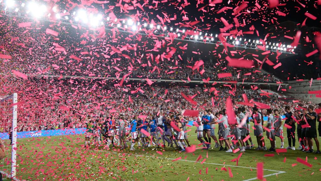  El Rayo Vallecano celebra la clasificación a la Conference League (Cordon Press)