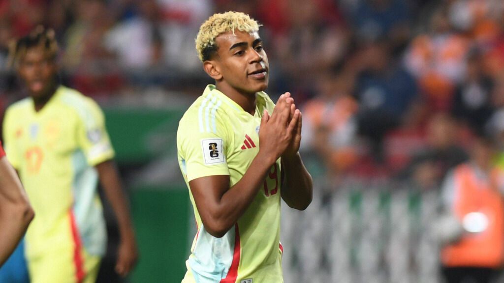 Lamine Yamal se lamenta durante el partido de España ante Turquía (foto: Cordon Press).