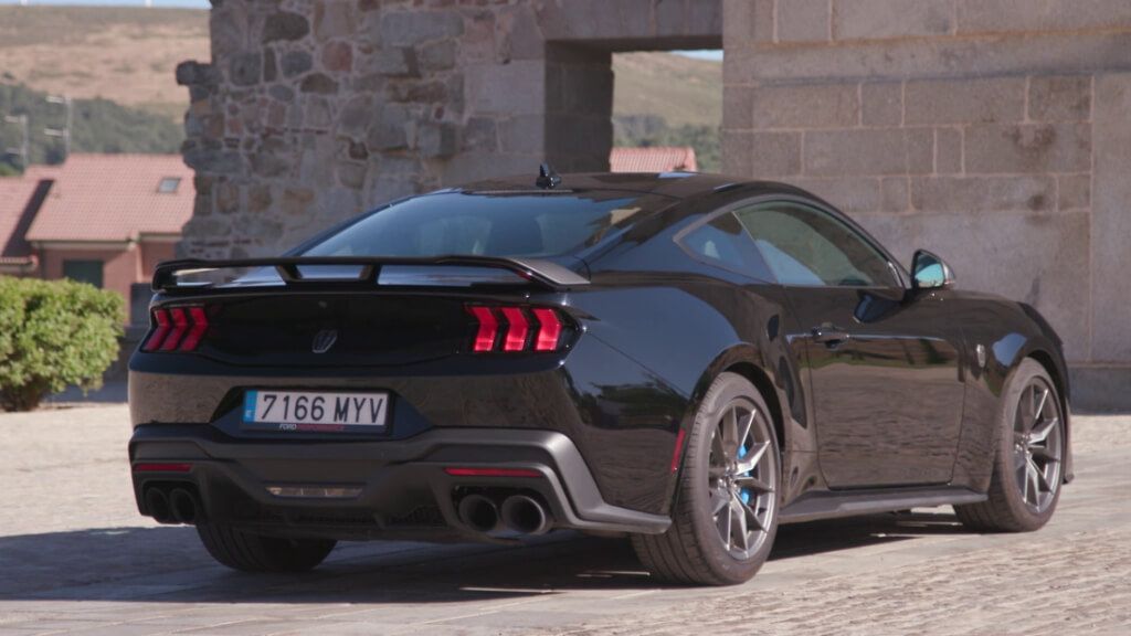 Mustang Dark Horse