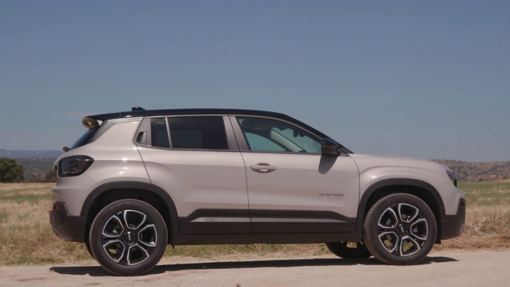  Gonzalo Serrano prueba el Jeep Avenger e-Hybrid Summit