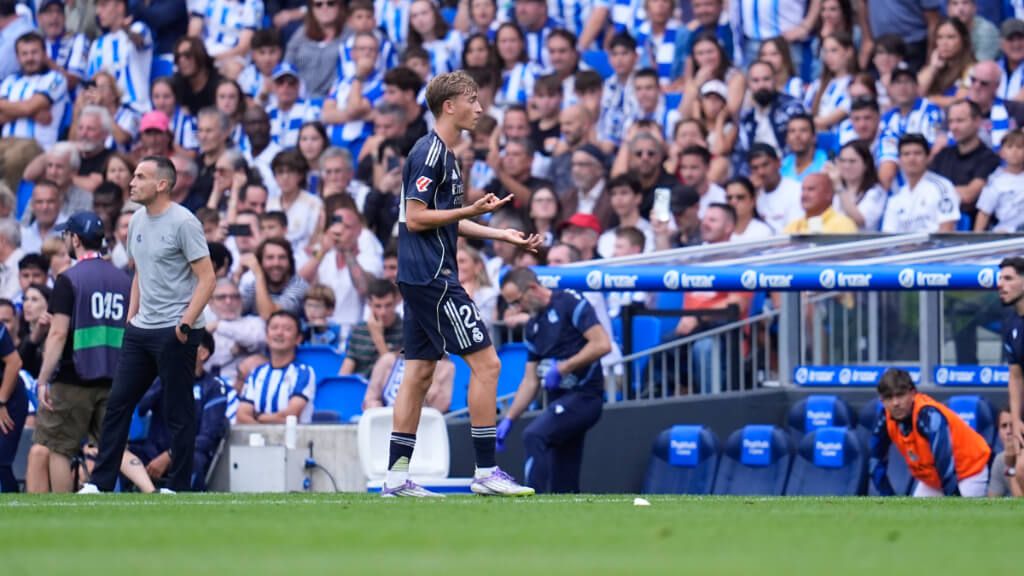  Dean Huijsen, en el momento de su expulsión (Europa Press).