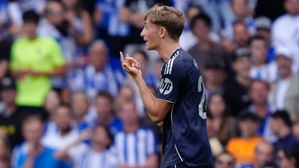 Huijsen en el momento de su expulsión contra la Real Sociedad (Cordon Press)