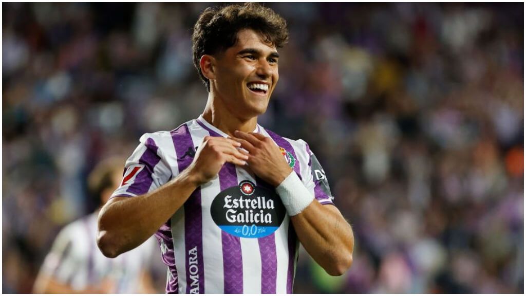 Mario Maroto celebra su gol con el Real Valladolid. (LaLiga Hypermotion)