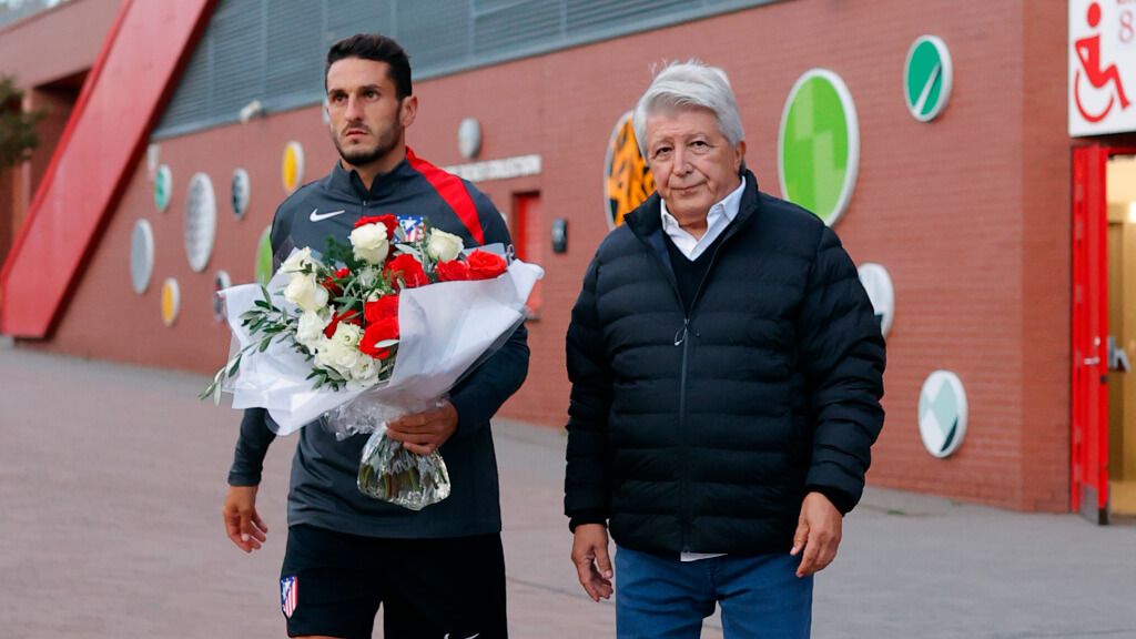Koke y Cerezo en el memorial de Diogo Jota ('X' Atleti)