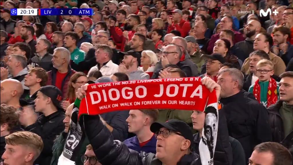 Homenaje a Diogo Jota en el minuto 20 del Liverpool-Atleti (Movistar)