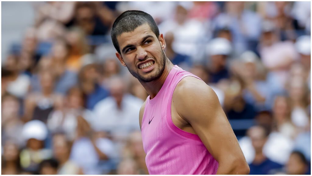 Carlos Alcaraz consigue el segundo set. (EFE)