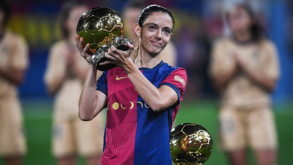  Alexia Putellas con el Balón de Oro (Cordon Press)