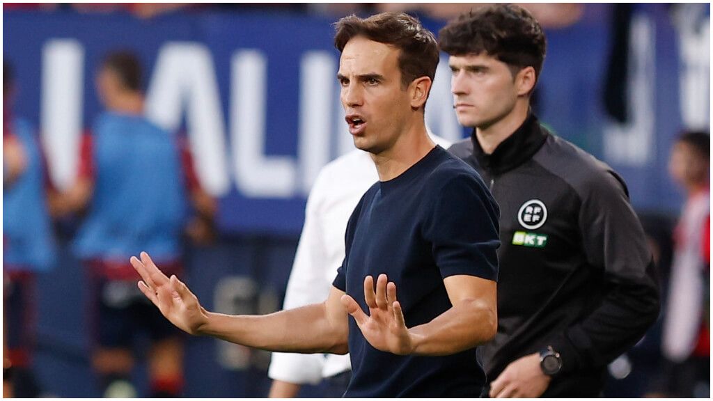  Íñigo Pérez, durante un partido con el Rayo Vallecano. (EFE)