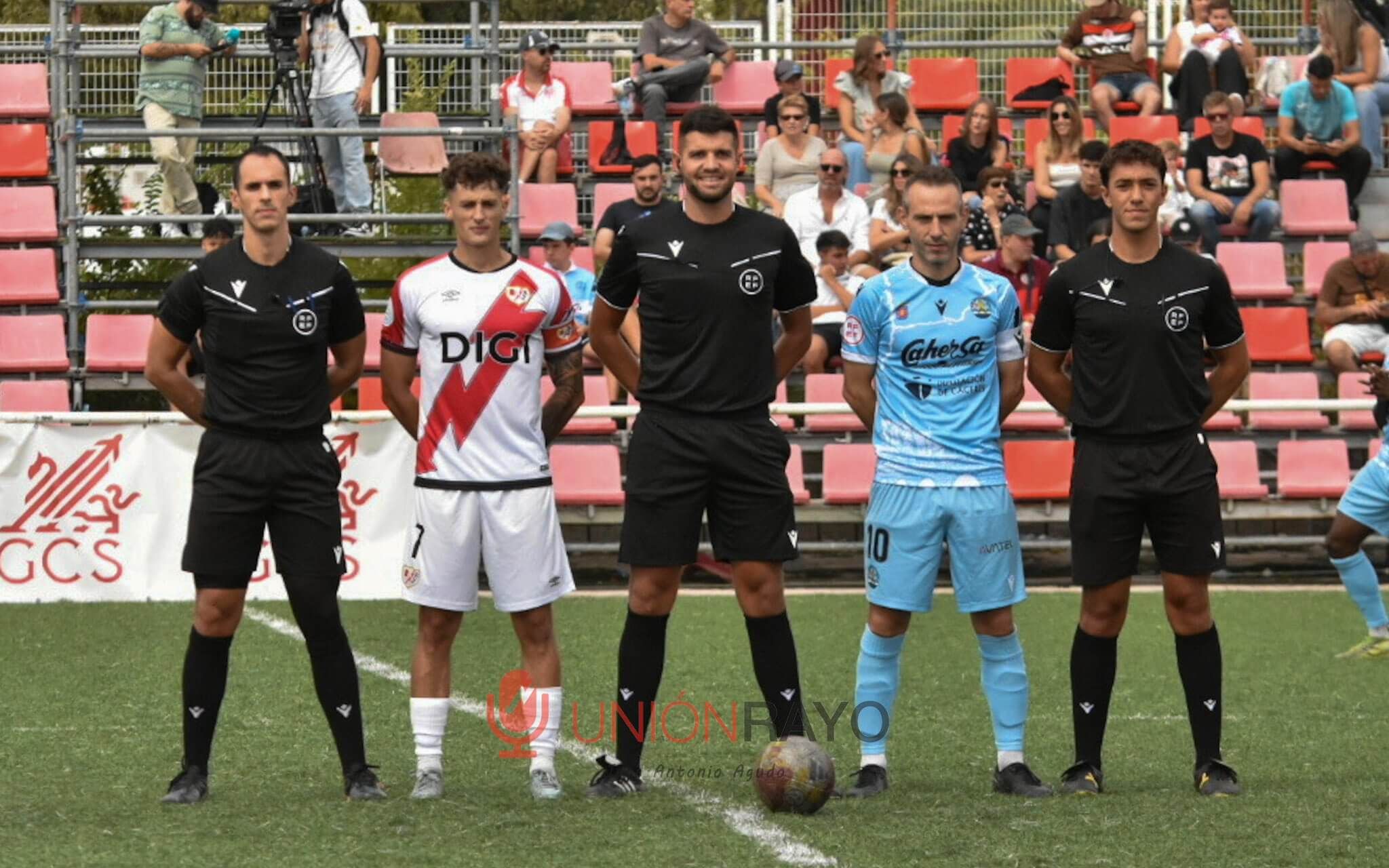  Los árbitros en el Rayo Vallecano B vs Coria (Union Rayo)