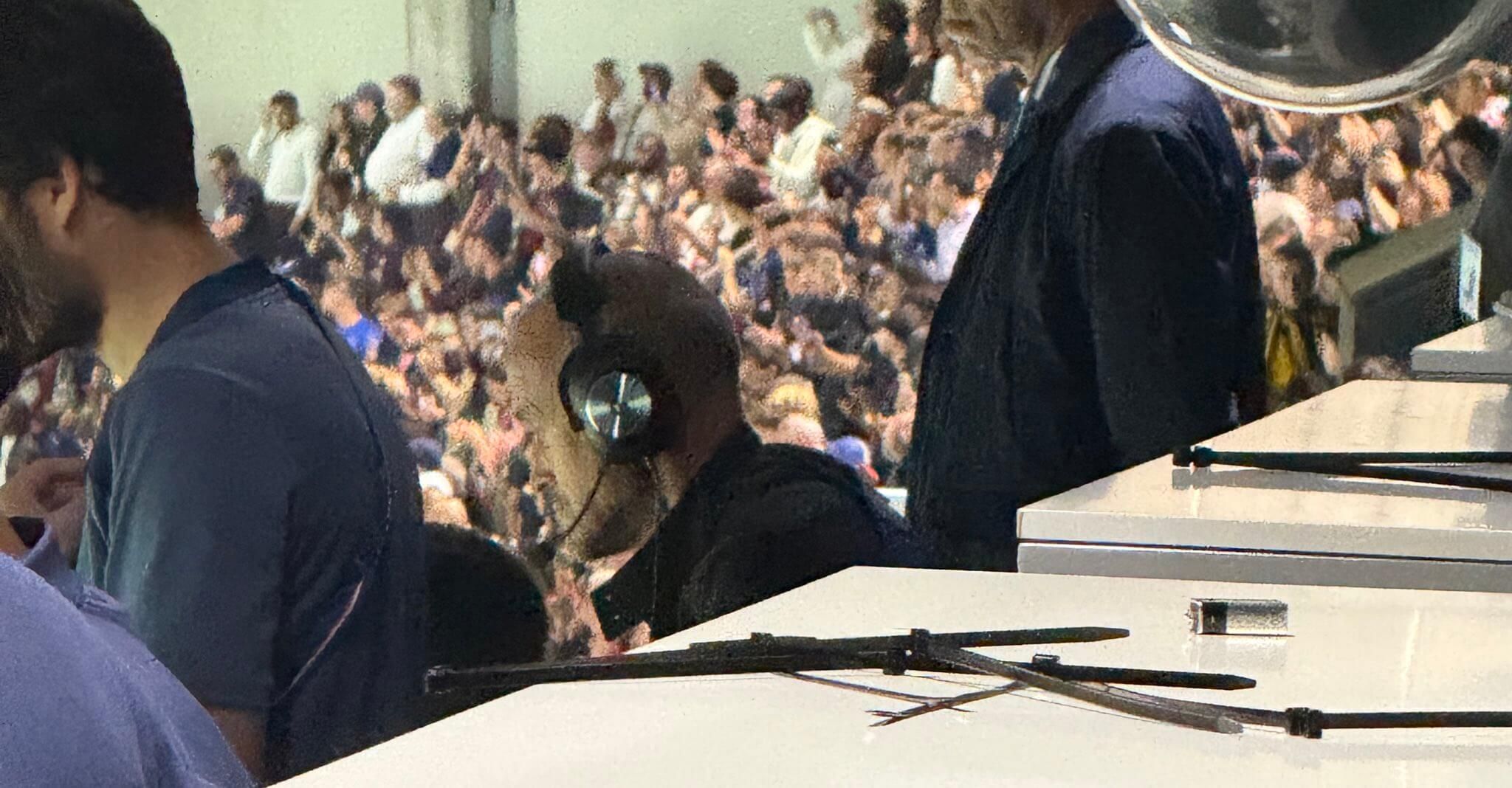  Luis Enrique siguiendo el partido en la grada (Redes Sociales)