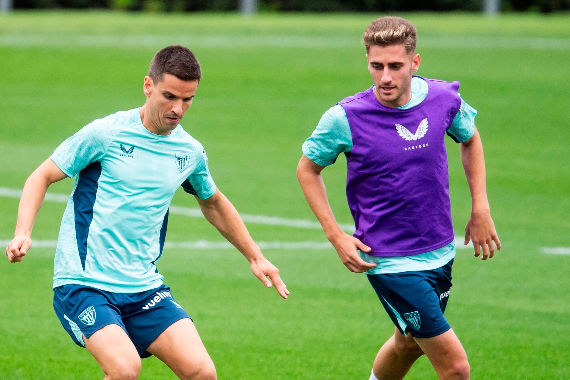  Iñigo Ruiz de Galarreta y Robert Navarro se entrenan en Lezama.