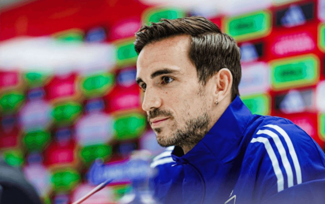 Fabián Ruiz en sala de prensa.