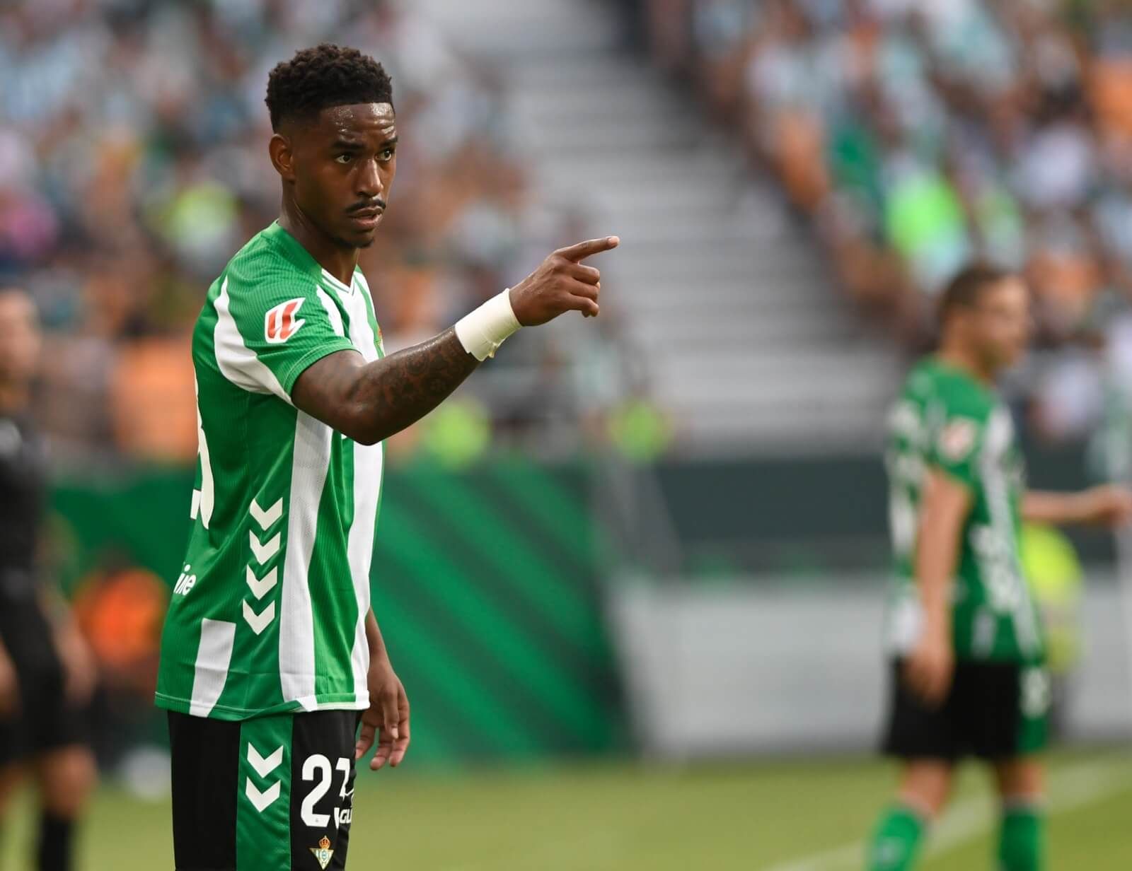  Junior Firpo, ante el Athletic.