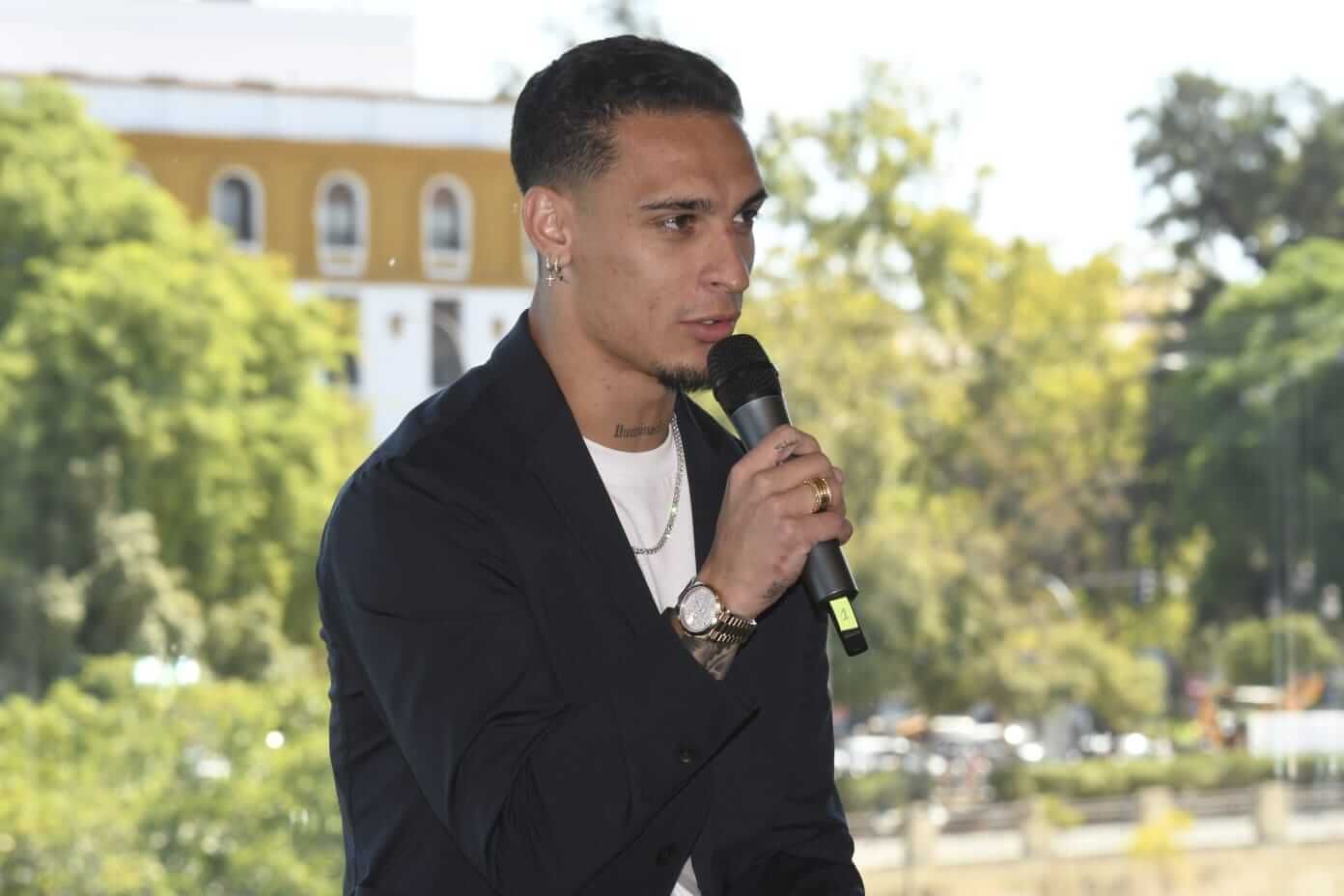 Antony, en su presentación en el Betis (Foto: Kiko Hurtado).