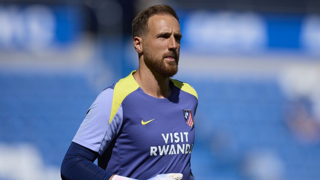 Jan Oblak calentando en Mendizorrotza
