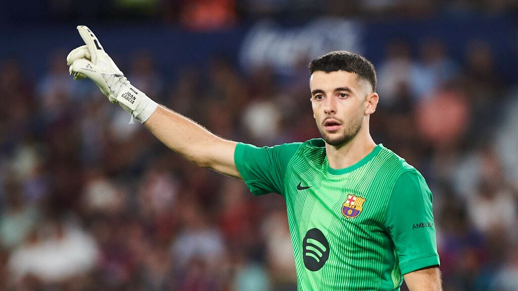  Joan García en un partido con el FC Barcelona (Cordon Press)