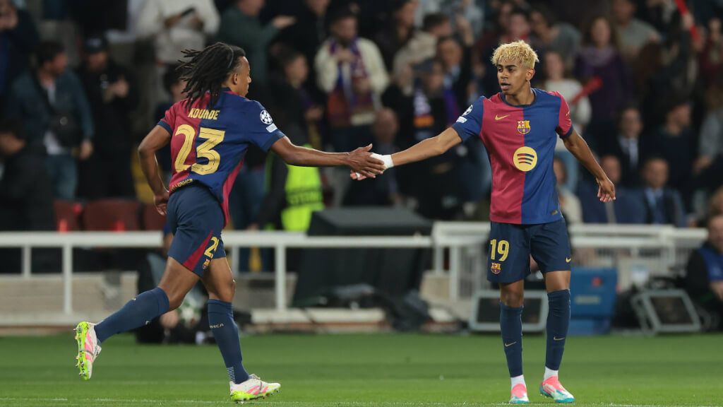 Jules Koundé y Lamine Yamal (Fuente: Cordon Press)