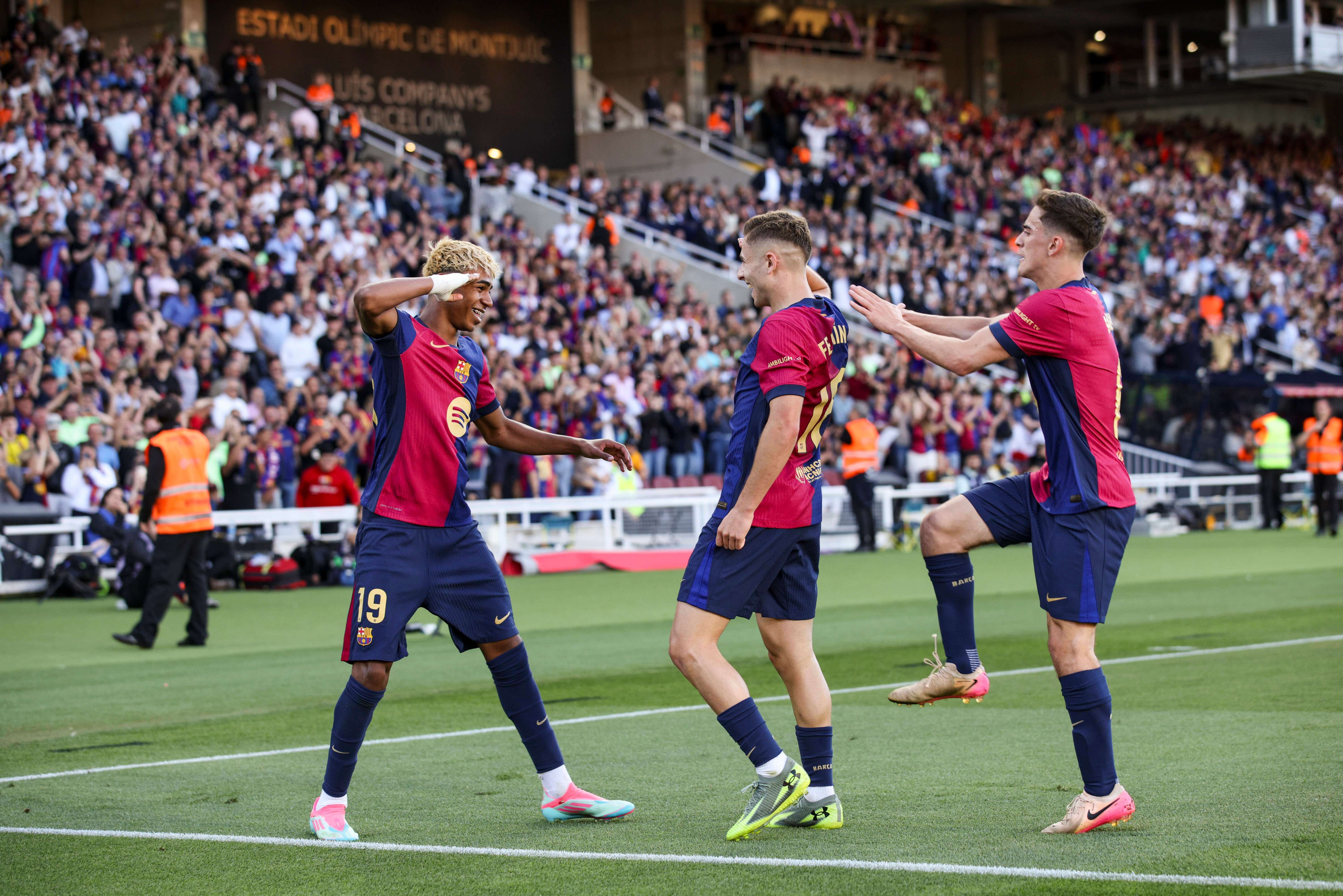  Lamine Yamal, Fermín López y Gavi