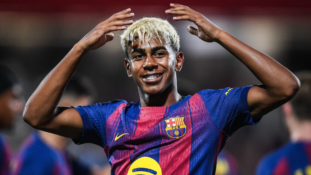  Lamine Yamal y su celebración de la corona