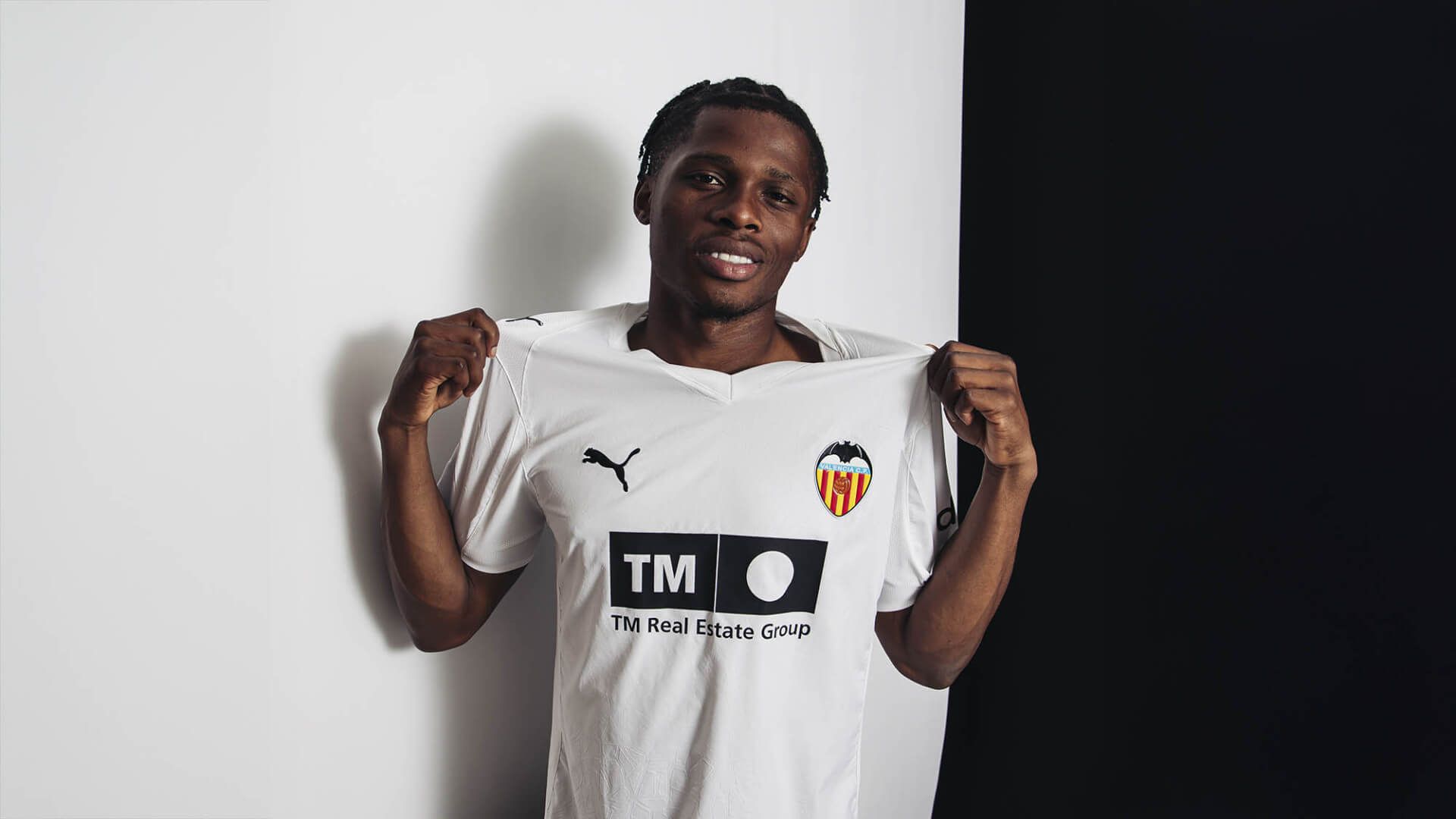  Largie Ramazani firma por el Valencia CF