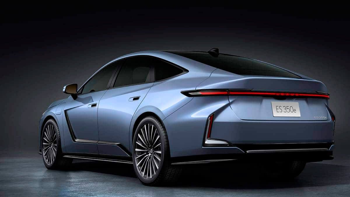 Lexus IS 2026
