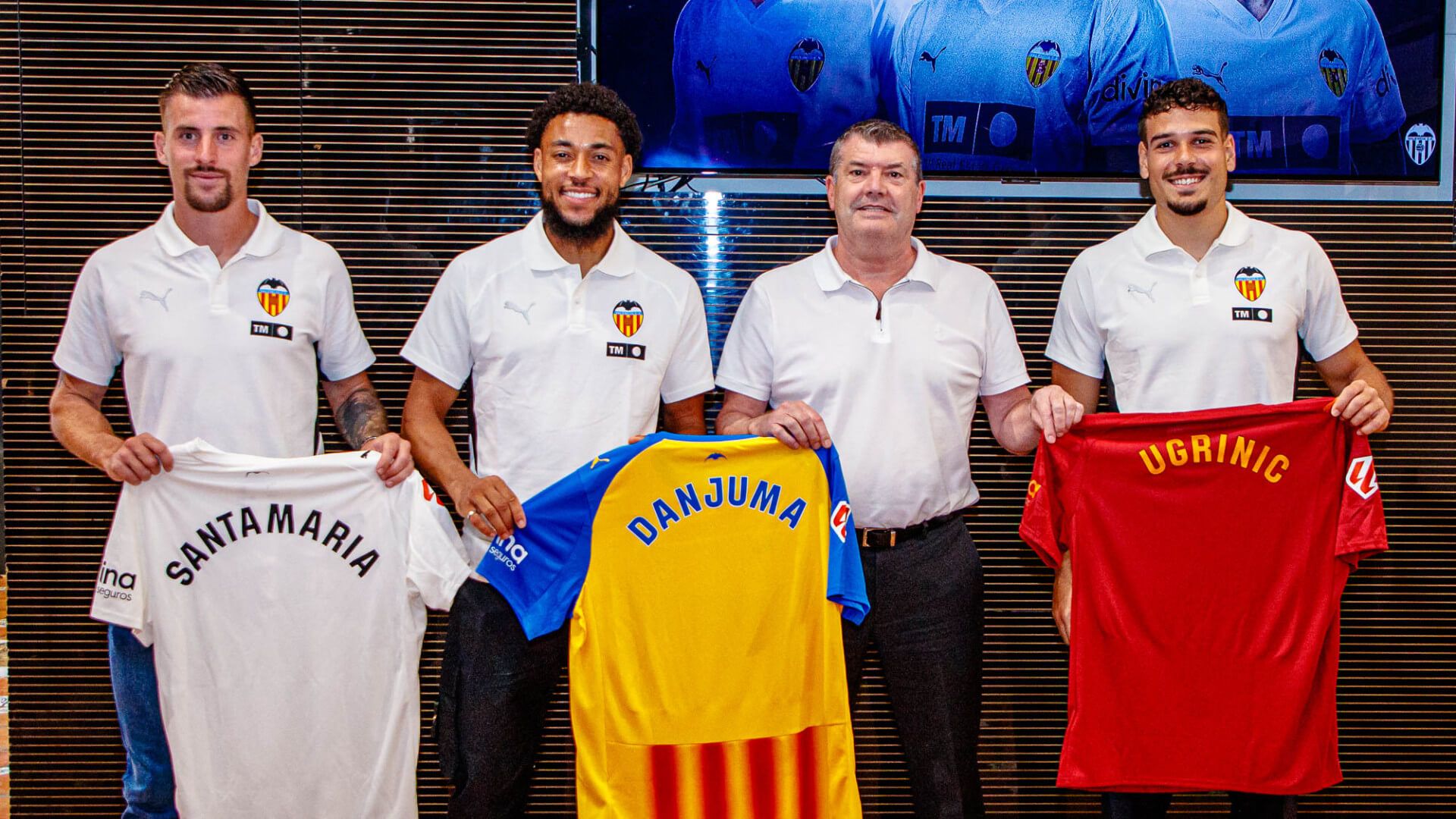  Los fichajes del Valencia CF, Santamaria, Danjuma y Ugrinic, presentados