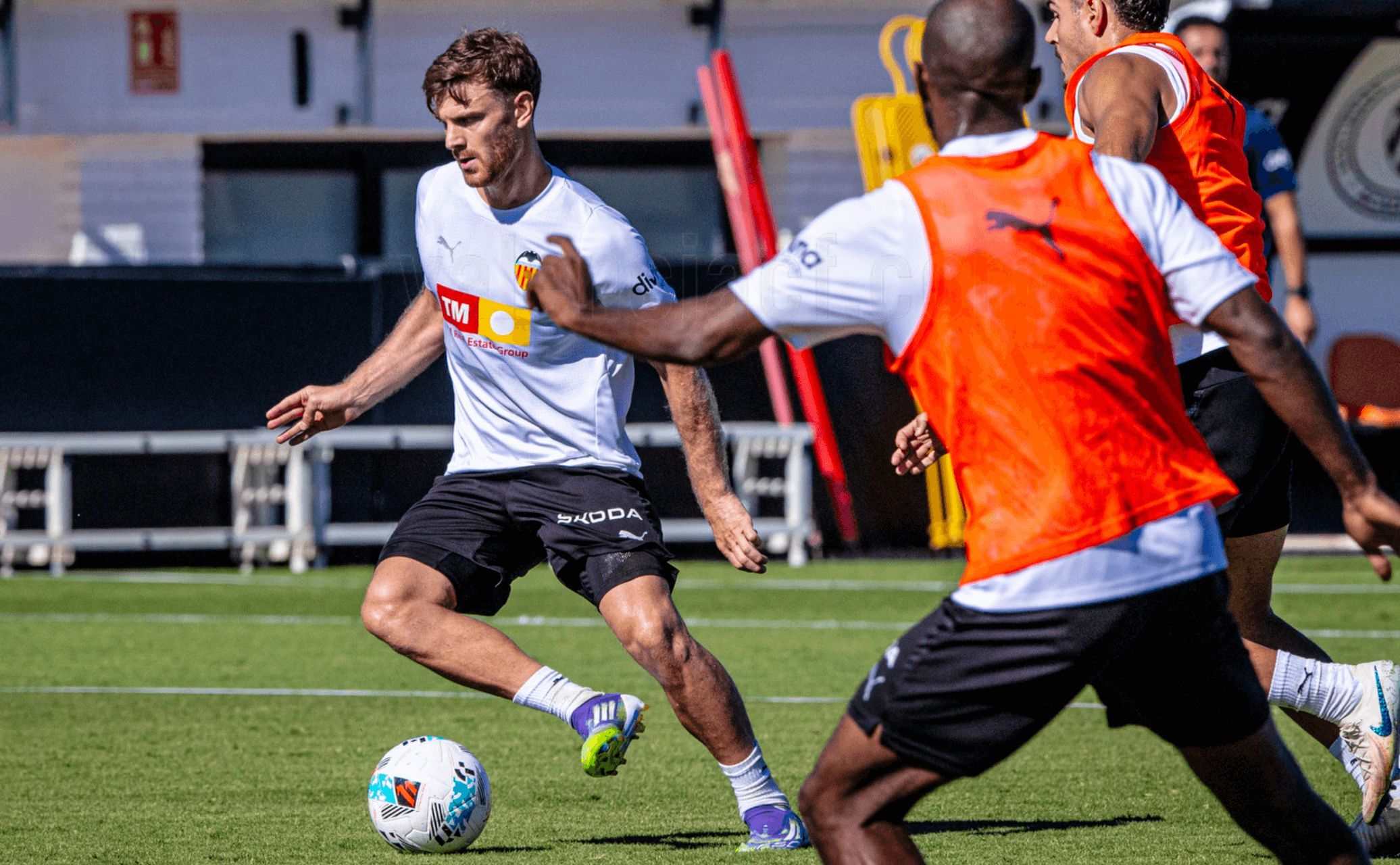 Lucas Beltrán, entrenando con el Valencia CF