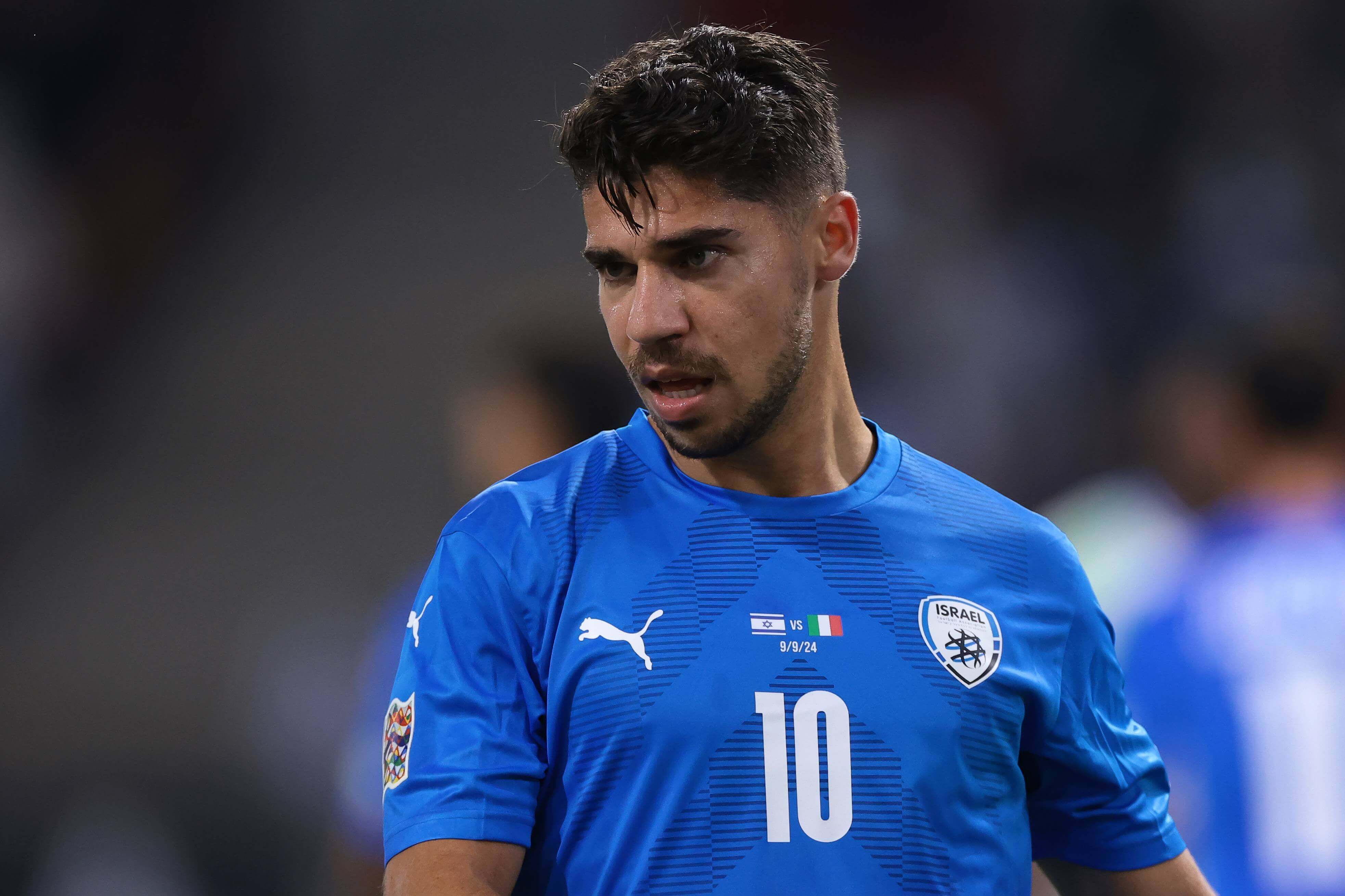  Manor Solomon, durante el partido entre Israel e Italia.