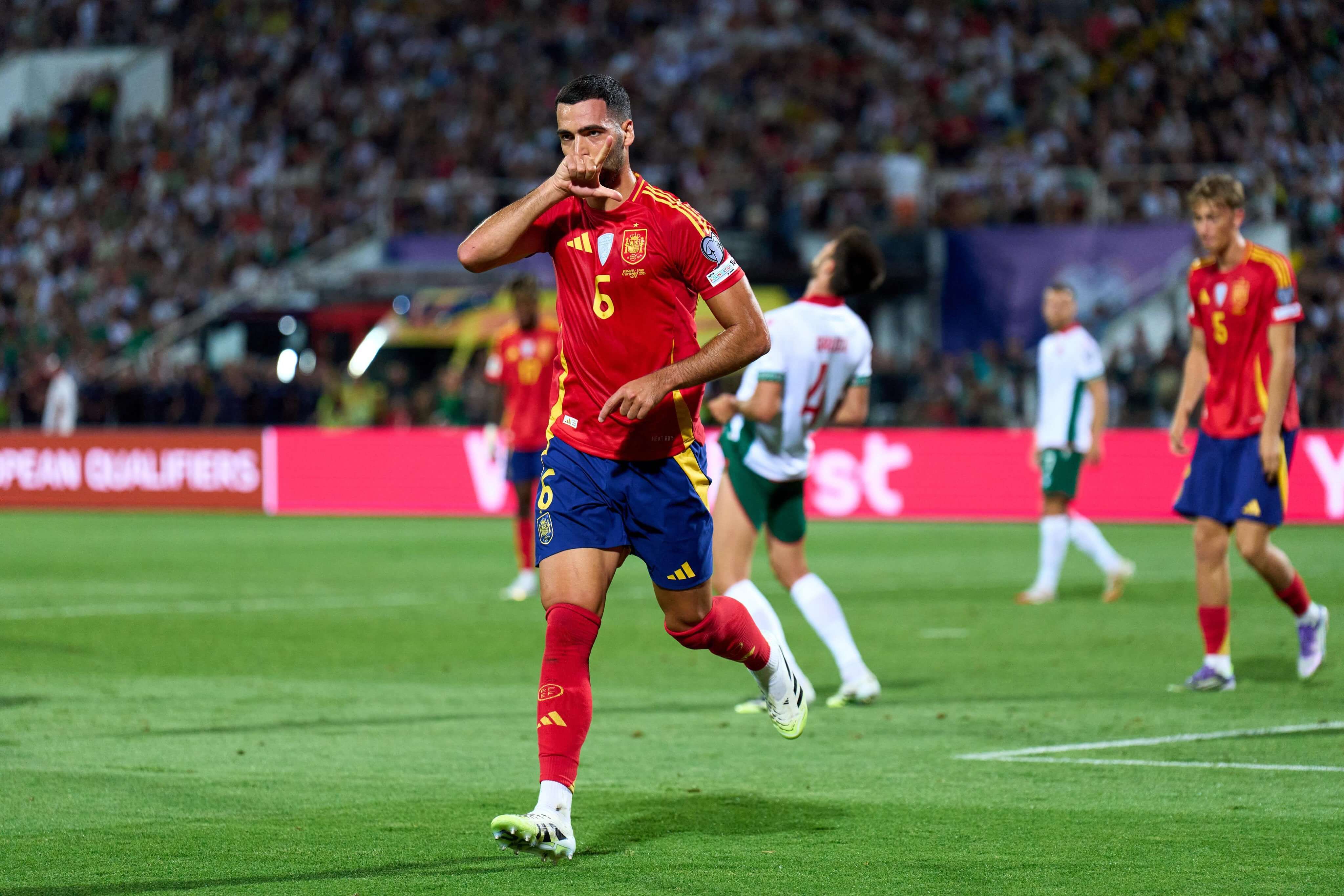  Mikel Merino celebra su gol a Bulgaria.