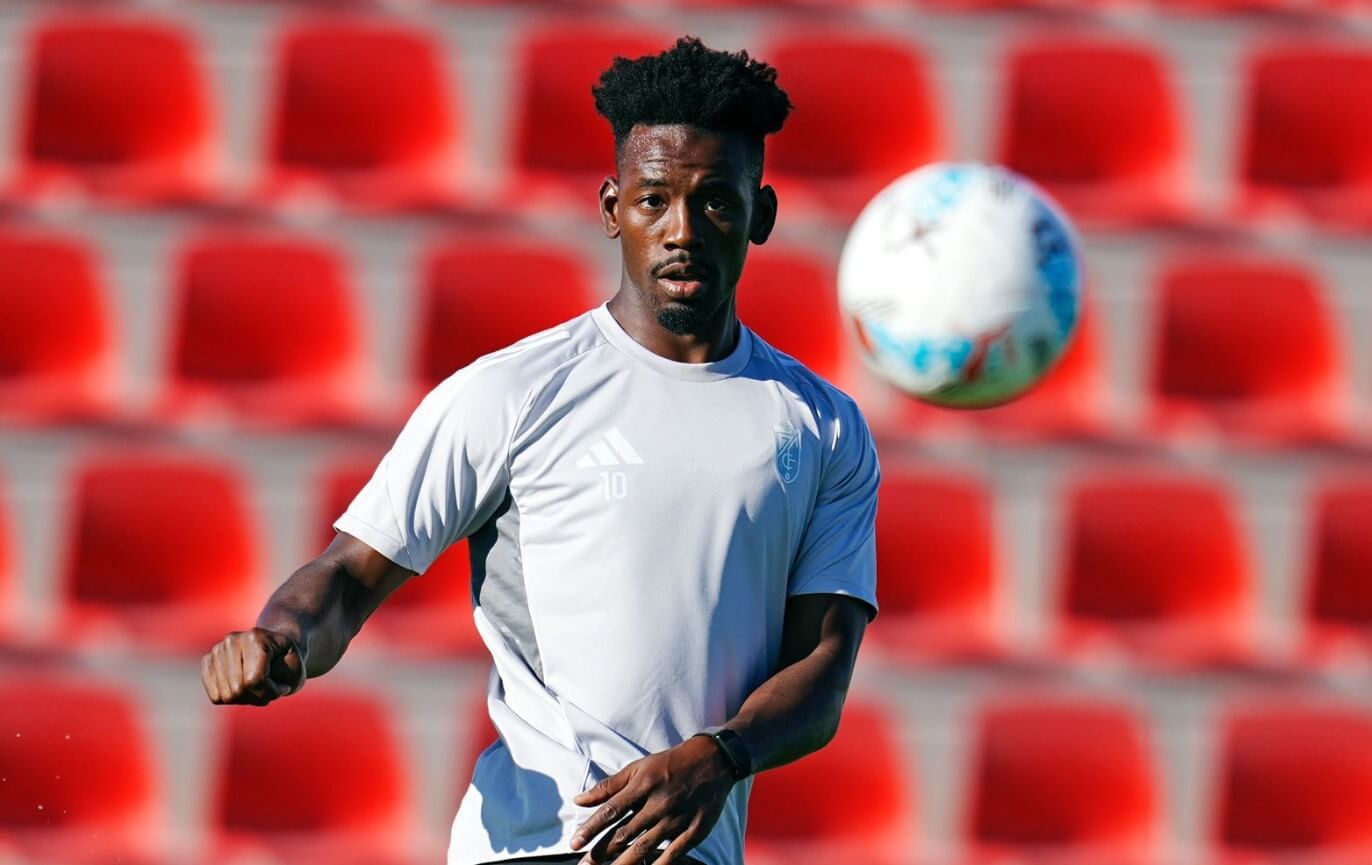 Mohamed Bouldini, en su primer entrenamiento en el Granada (Foto: GCF).