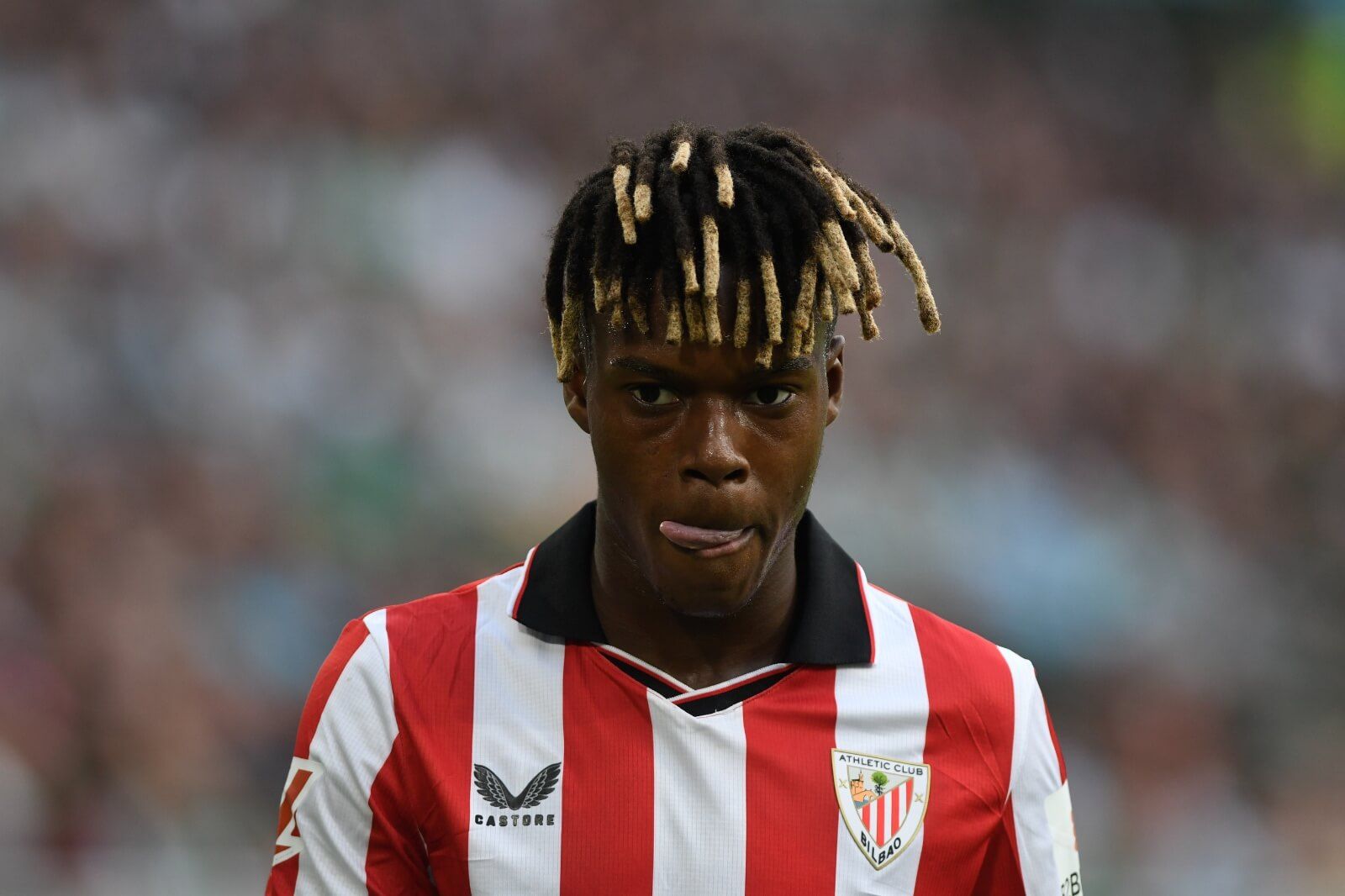  Nico Williams ante el Betis en La Cartuja.