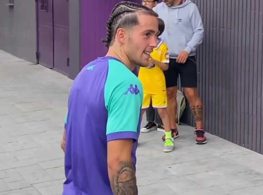 Nuevo peinado de Xavi Moreno con el Real Valladolid.