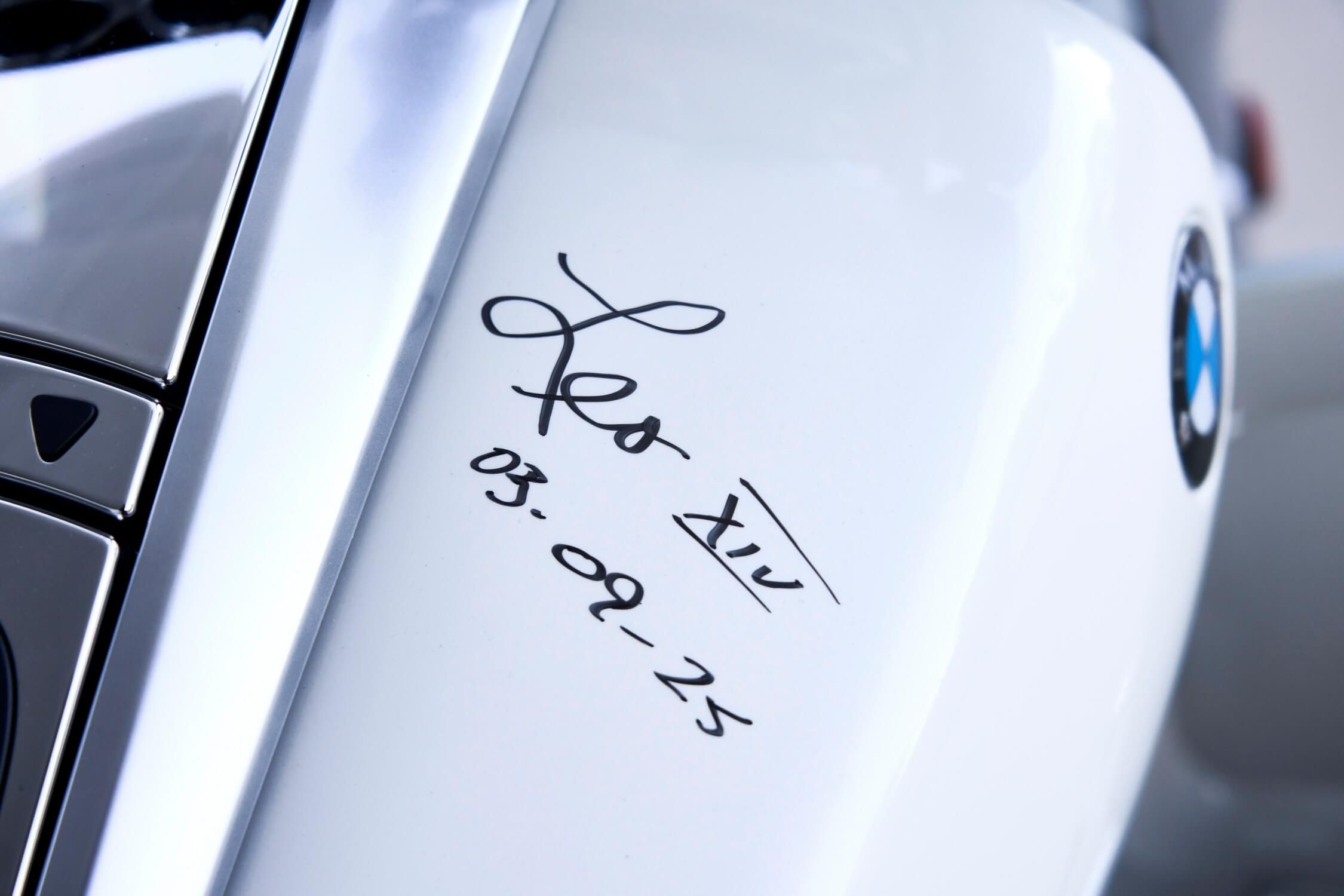 La BMW R 18 Transcontinental. bendecida por el Papa León XIV.