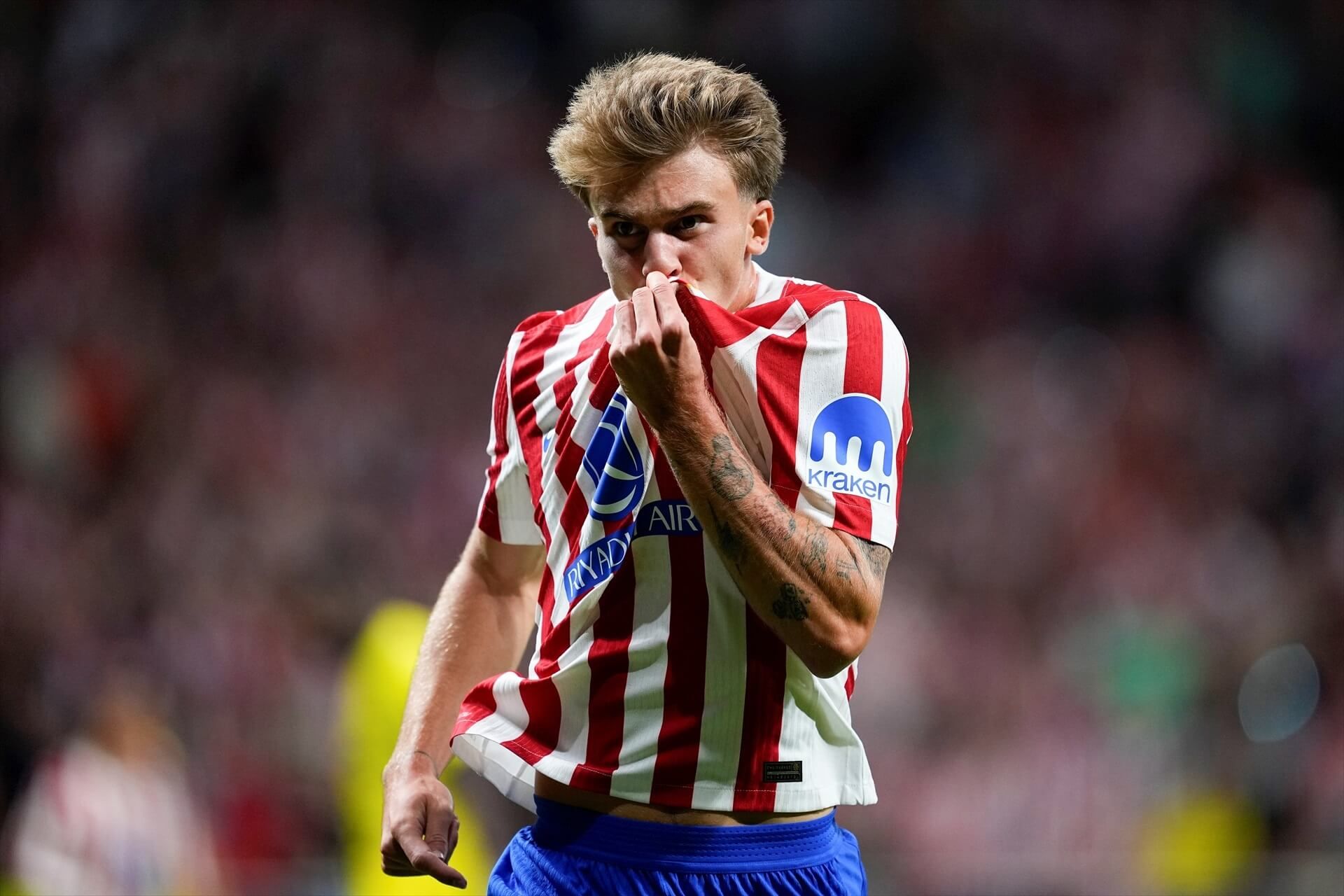  Pablo Barrios celebra el gol ante el Villarreal