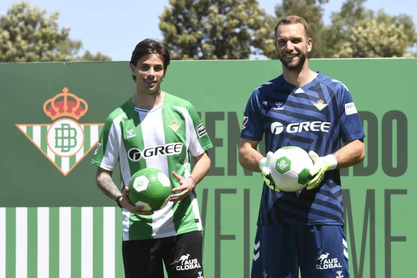 Pau López y Valentín Gómez, presentados por el Betis.
