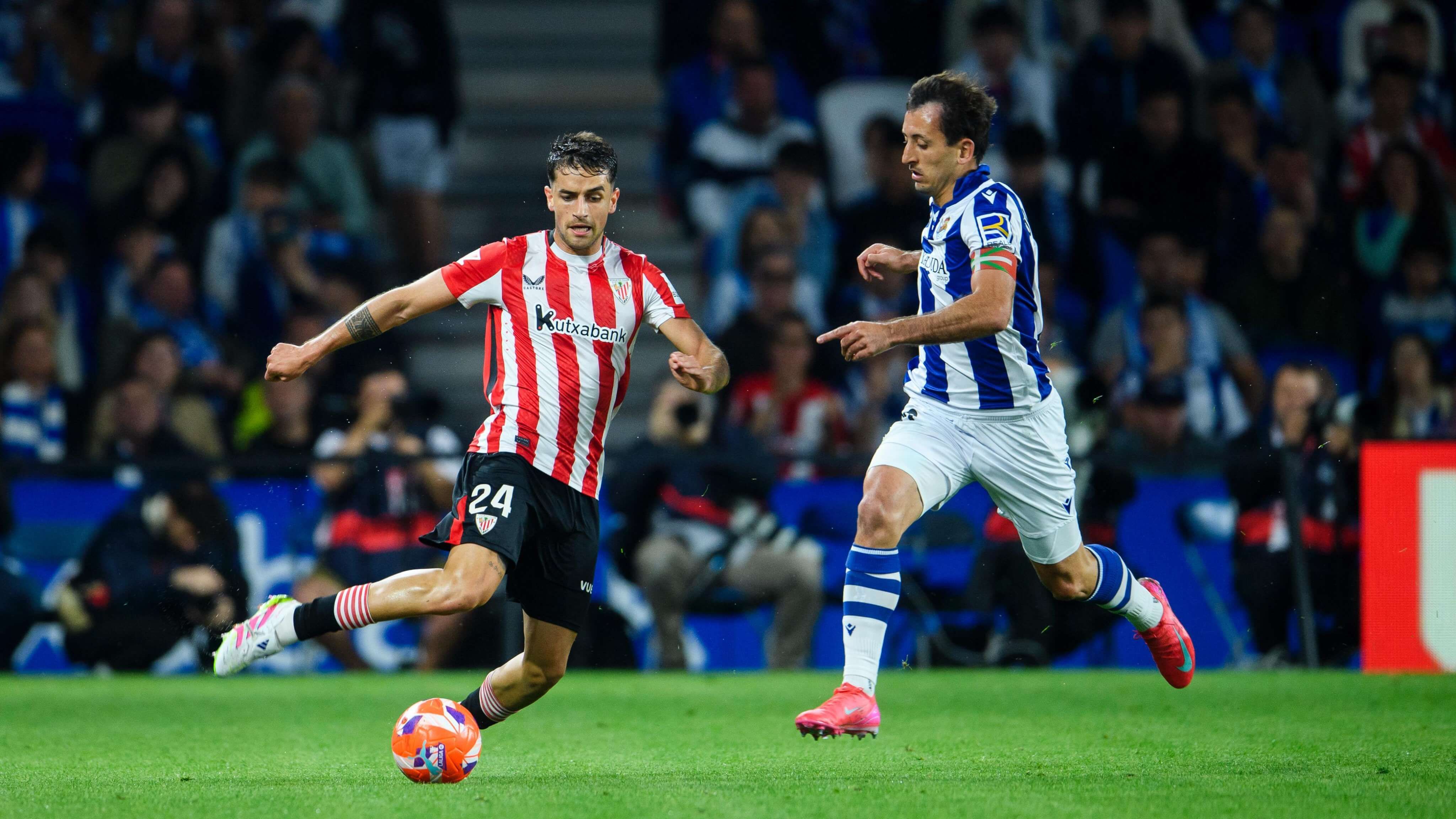  Beñat Prados y Oyarzabal en el Derbi ante la Real Sociedad en Anoeta.