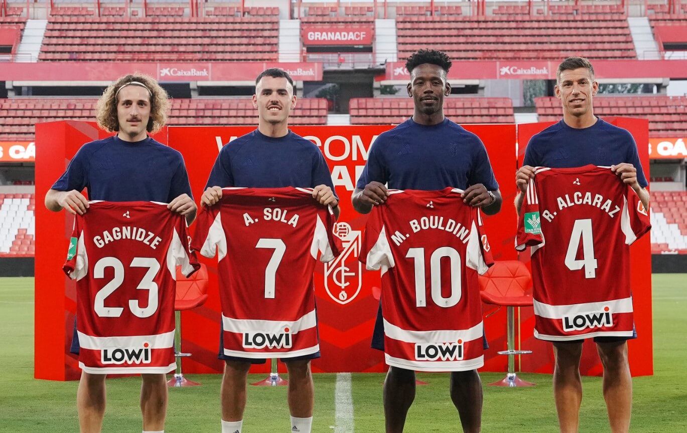 Rubén Alcaraz, presentado junto a Gagnidze, Álex Sola y Bouldini.