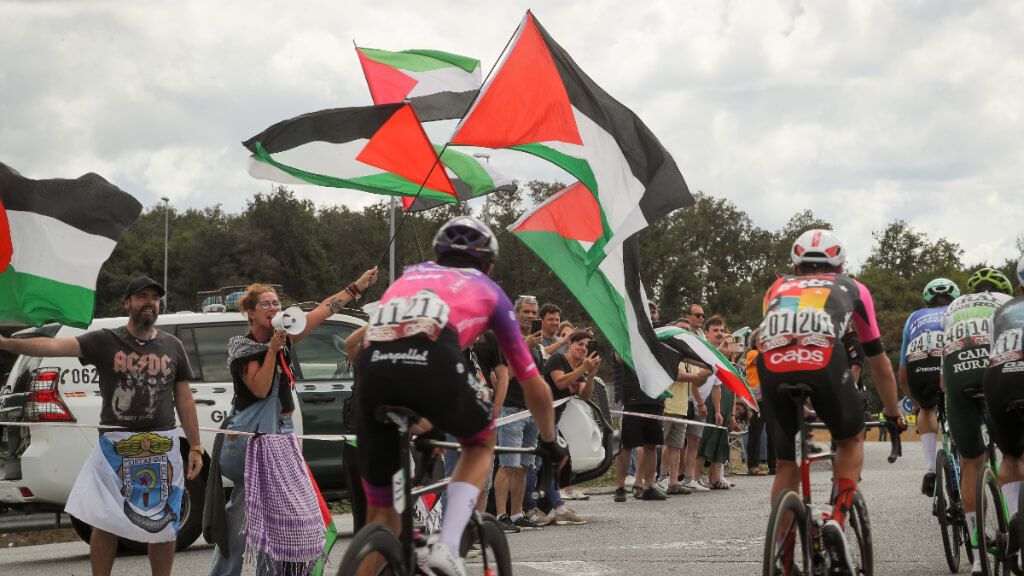  Protestas propalestina en una etapa de La Vuelta (Europa Press)