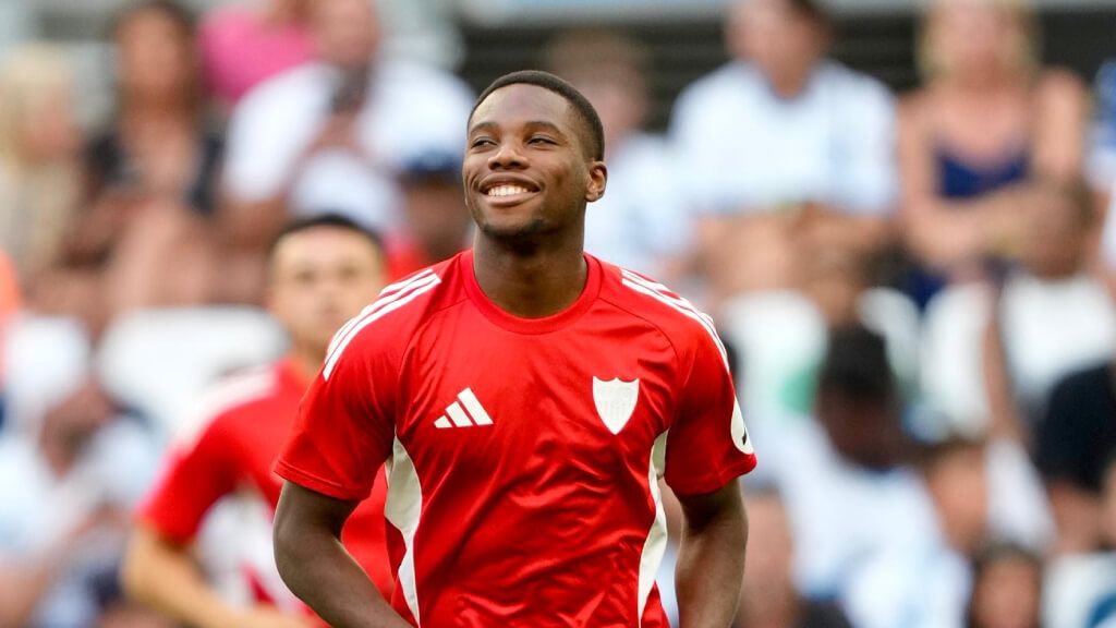  Stanis Idumbo, antes de la cita ante el Marsella.