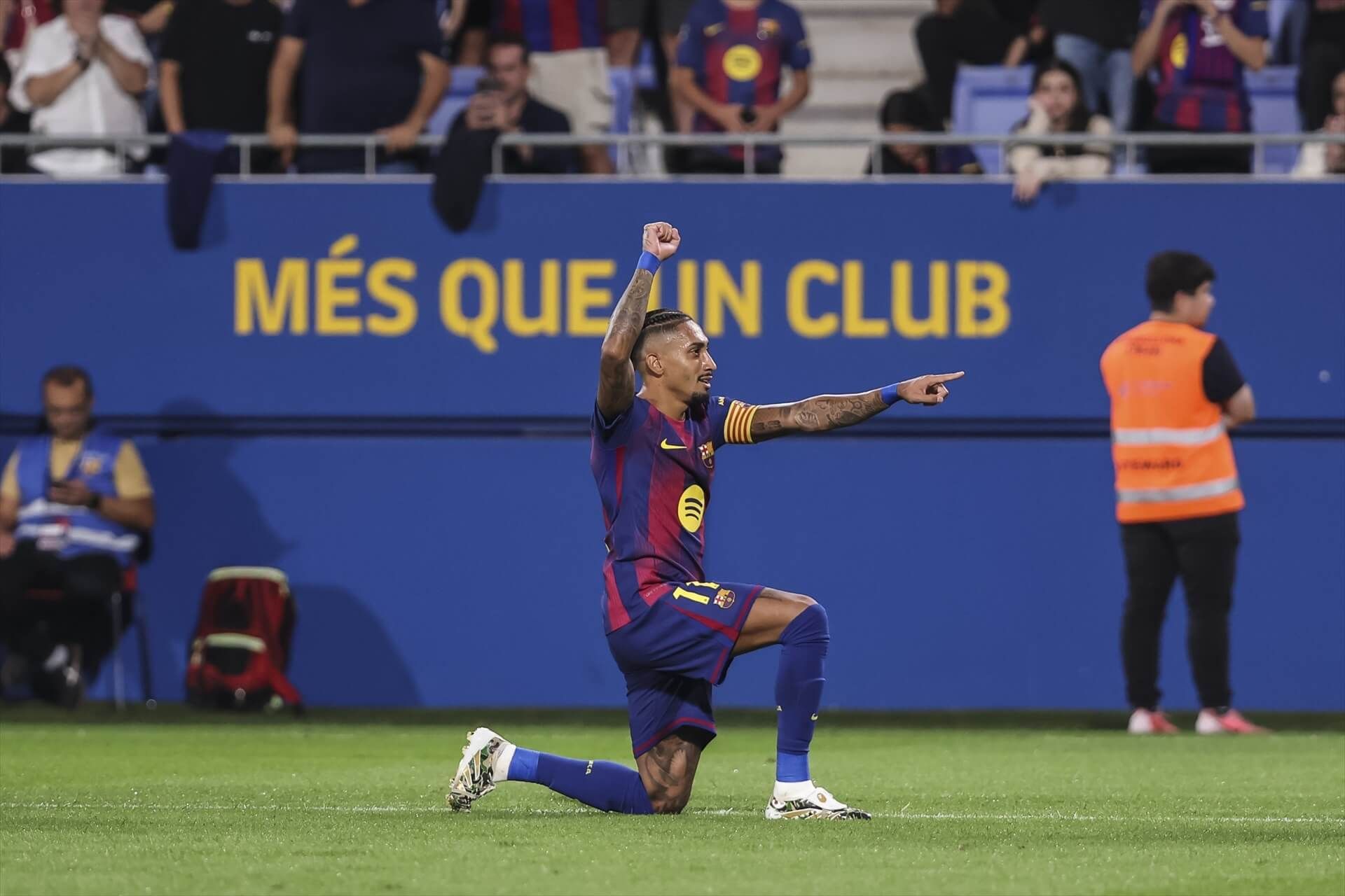  Raphinha celebra un gol ante el Valencia