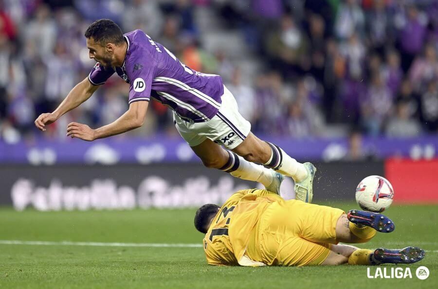  Selim Amallah cae ante Augusto Batalla.