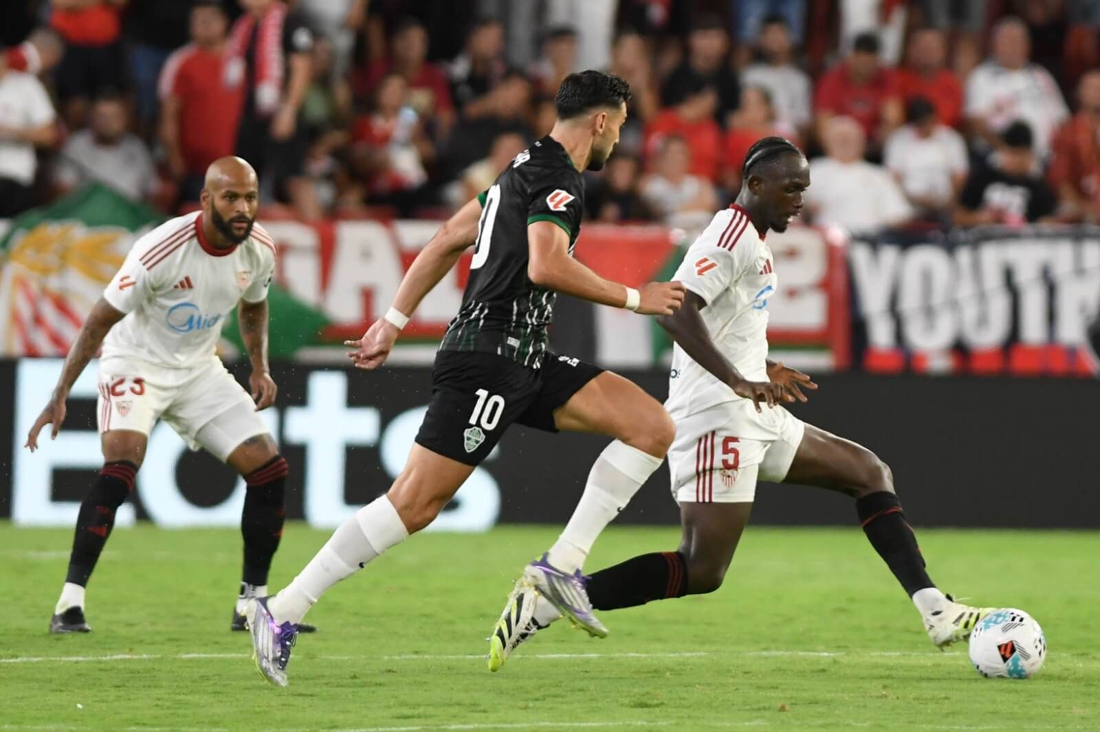  Nianzou y Marcao, en el Sevilla-Elche.