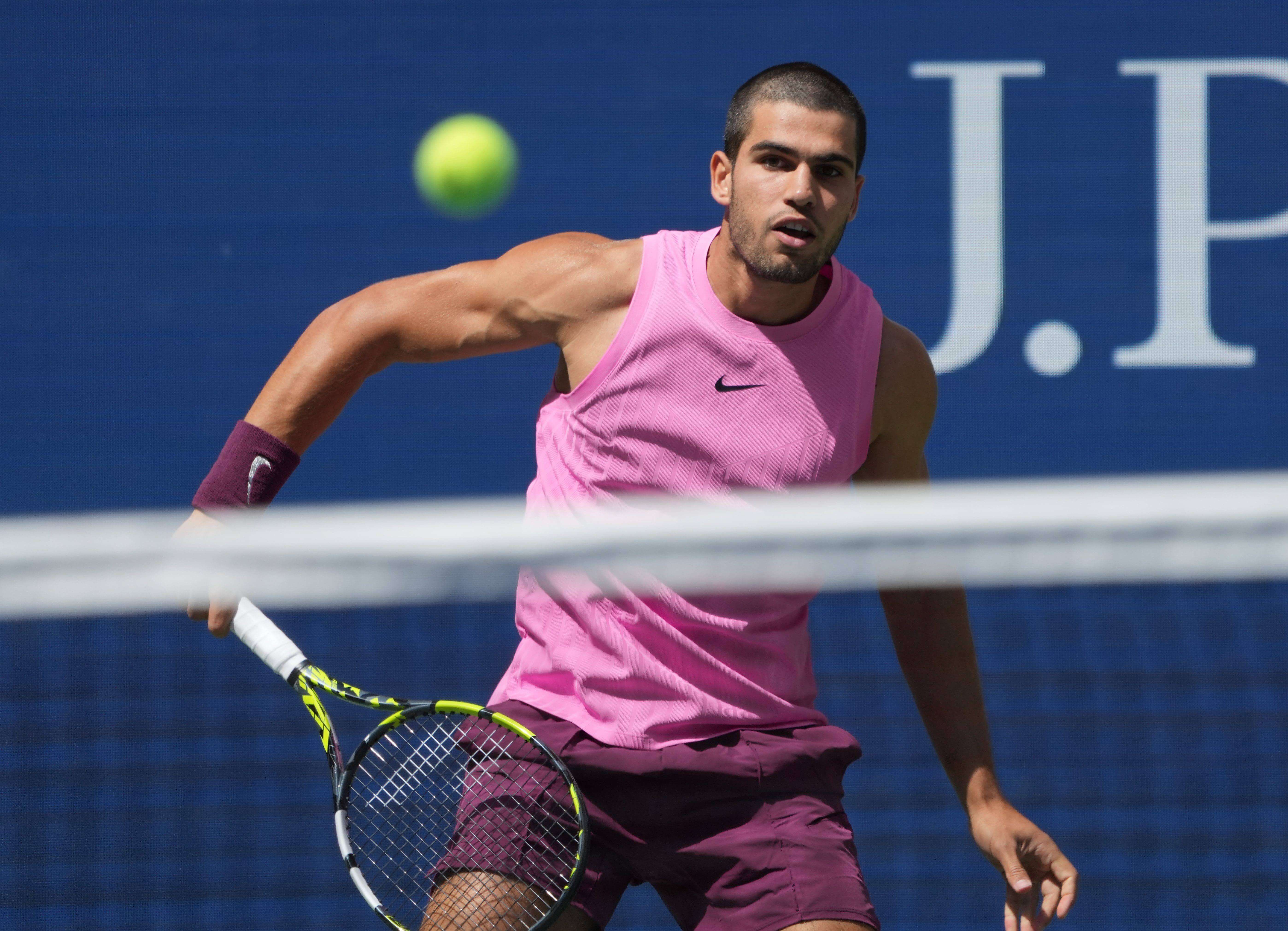 Carlos Alcaraz devuelve un punto a Lehecka (FOTO: Cordón Press).