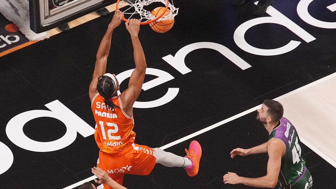 Unicaja Málaga vs Valencia Basket en la Supercopa