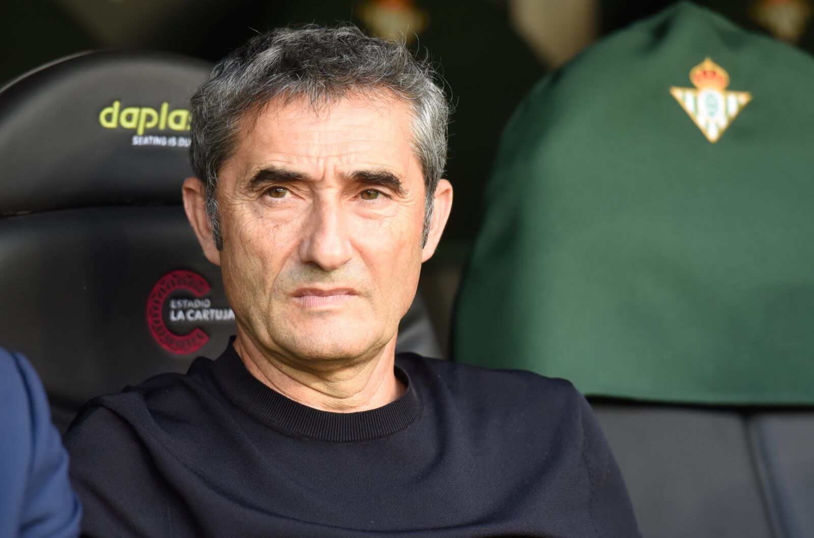 Ernesto Valverde en el banquillo durante un partido de LALIGA.