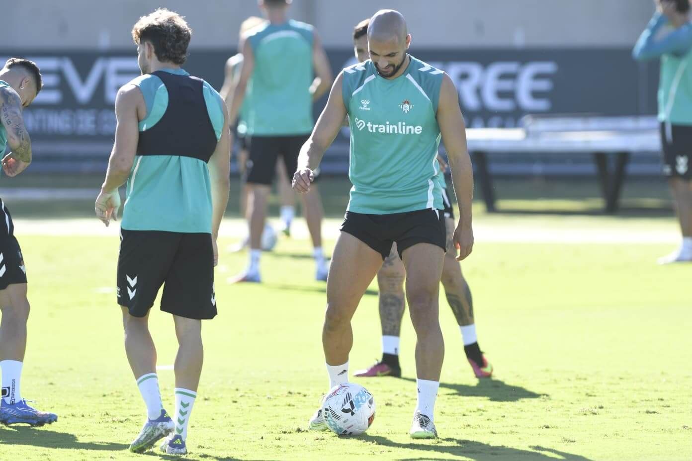  Sofyan Amrabat, en su primer entrenamiento con el Betis